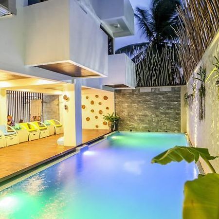 Aquzz Hotel & Spa - Maldives Maafushi Exterior photo
