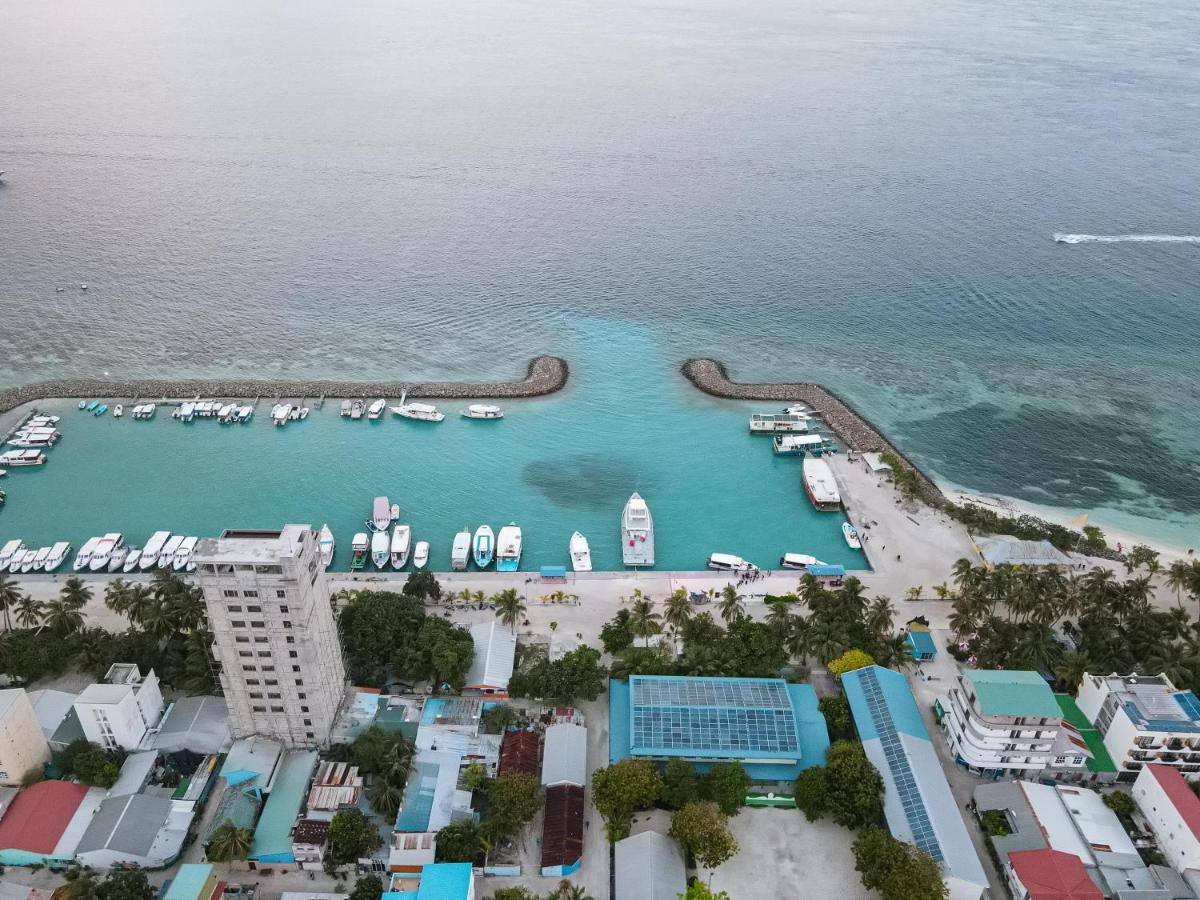 Aquzz Hotel & Spa - Maldives Maafushi Exterior photo
