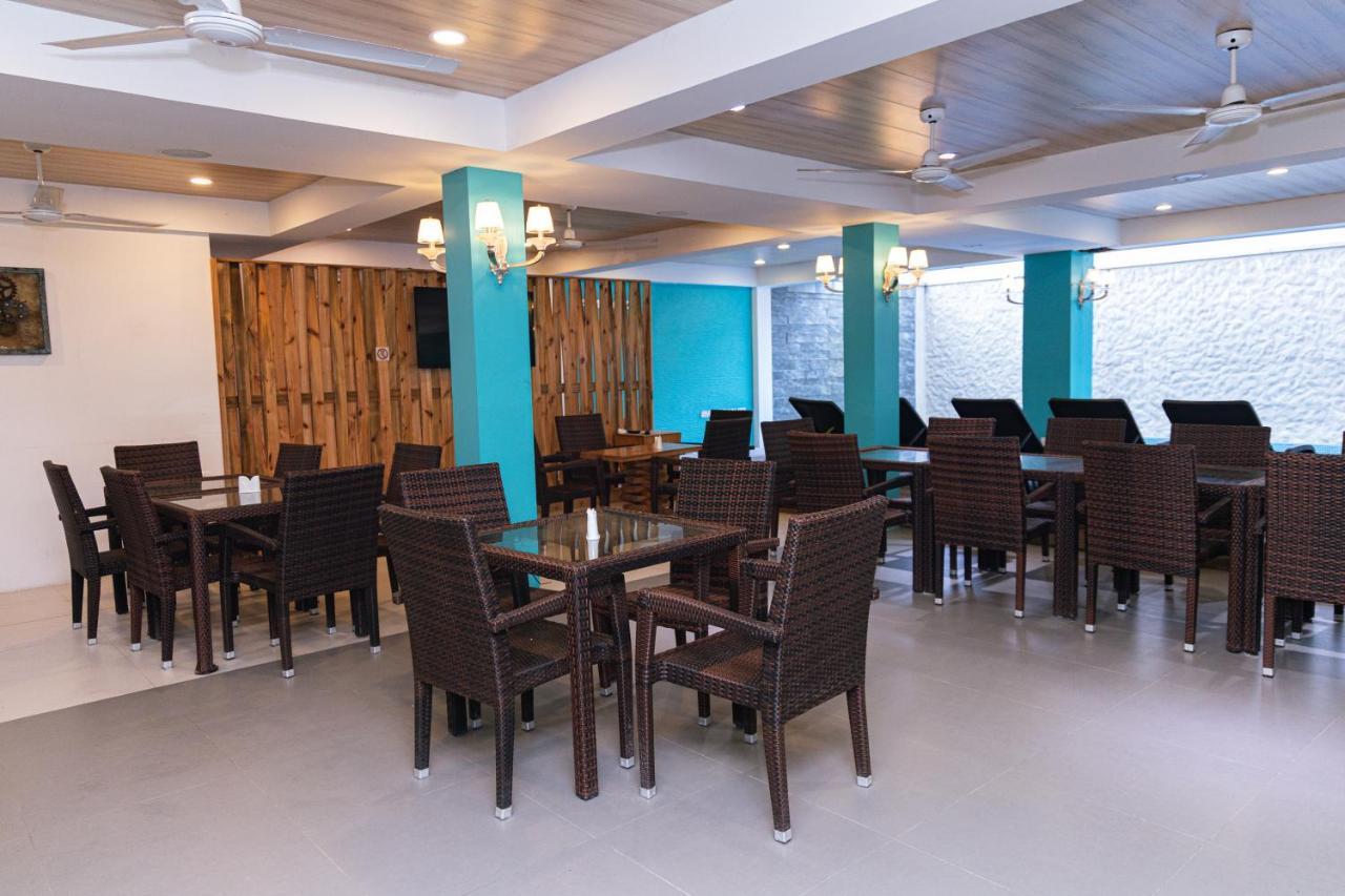 Aquzz Hotel & Spa - Maldives Maafushi Exterior photo