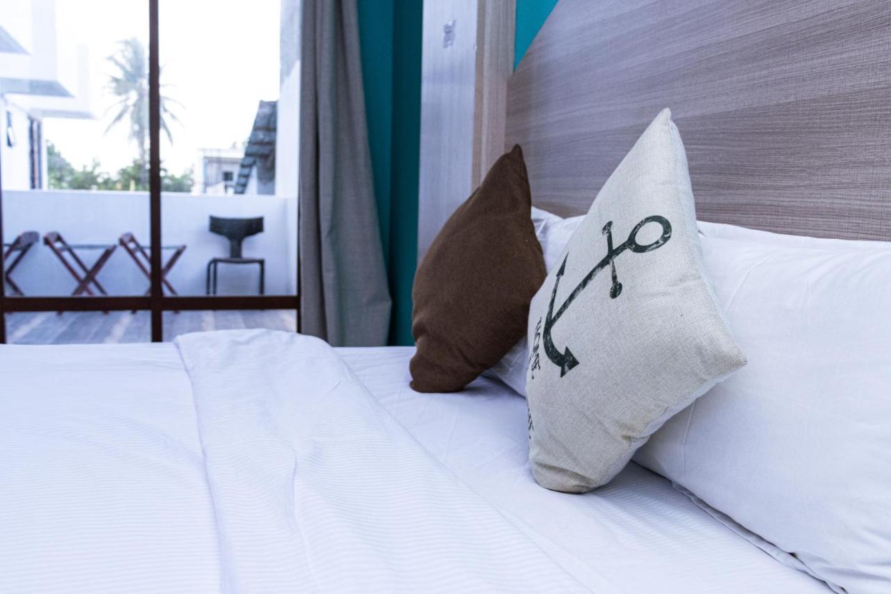 Aquzz Hotel & Spa - Maldives Maafushi Exterior photo