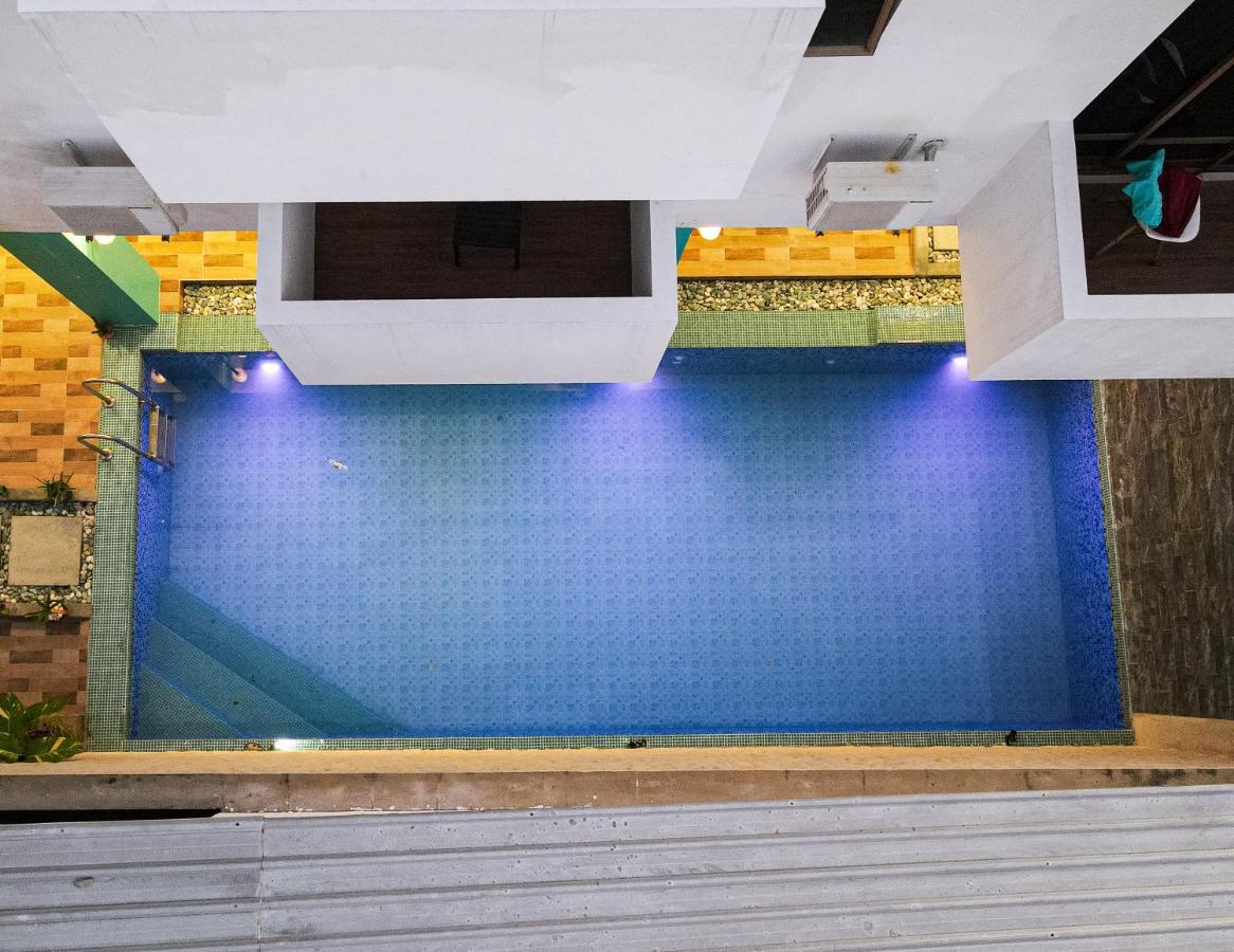 Aquzz Hotel & Spa - Maldives Maafushi Exterior photo