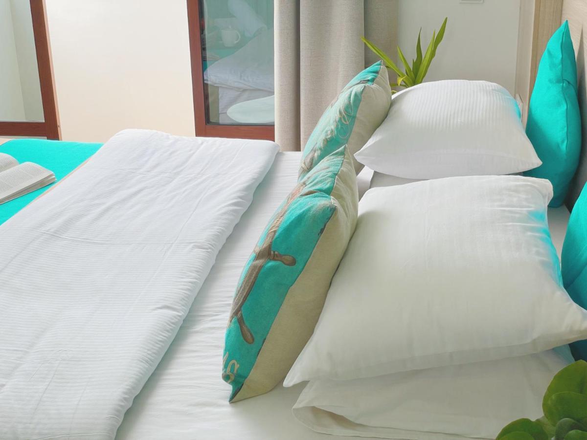 Aquzz Hotel & Spa - Maldives Maafushi Exterior photo