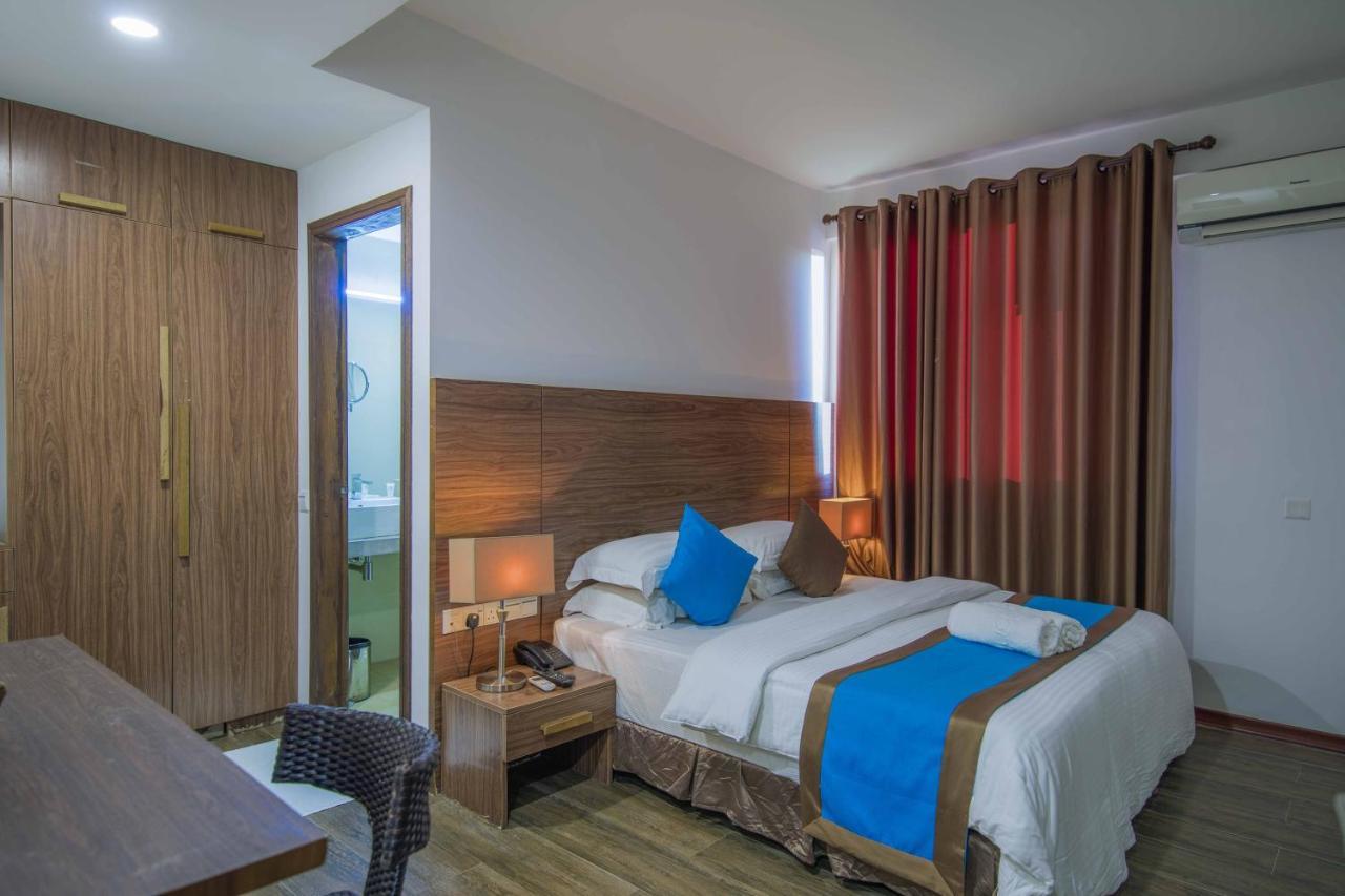 Aquzz Hotel & Spa - Maldives Maafushi Exterior photo