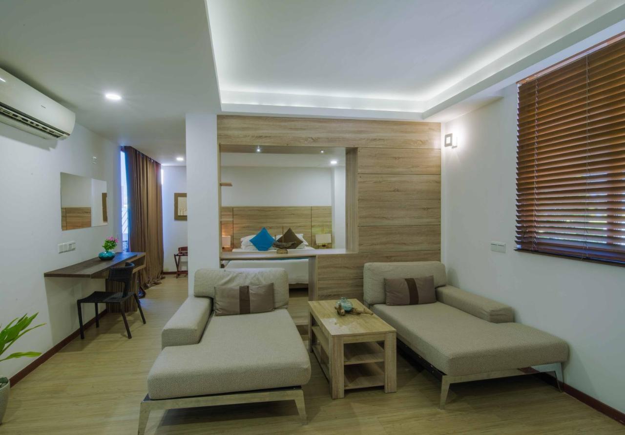 Aquzz Hotel & Spa - Maldives Maafushi Exterior photo